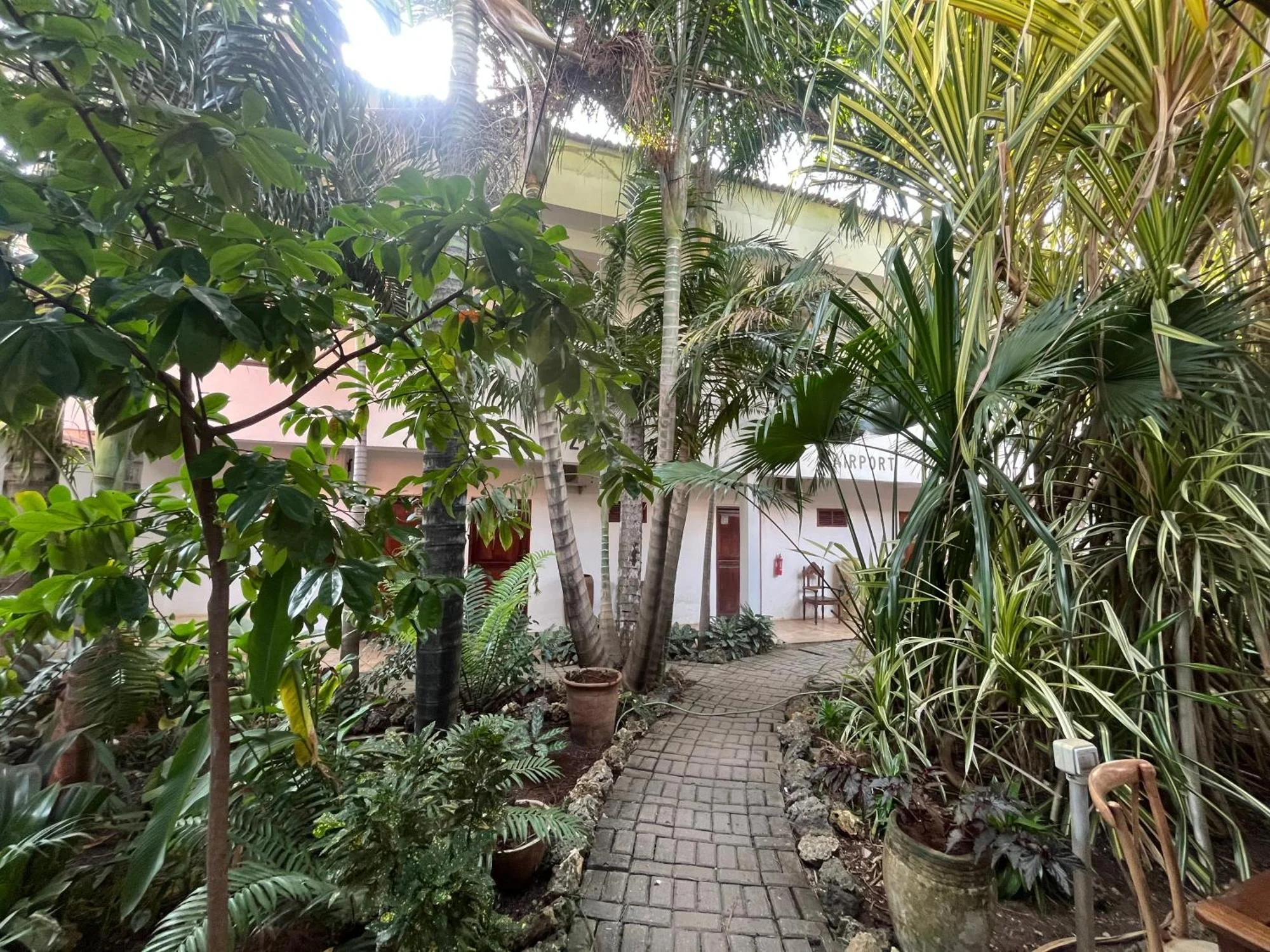 27 Cafe Zanzibar Airport Hotel